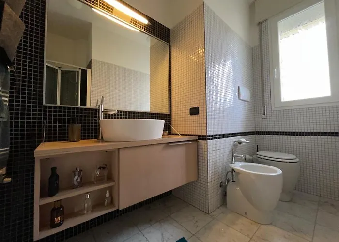 Charming Front Apartment Viareggio